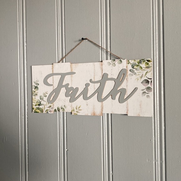 NWT- FAITH Floral Wooden Rustic Farmhouse Chic Hanging Fence Decoration Sign - Picture 15 of 17